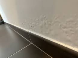 Infiltrations visibles intérieur